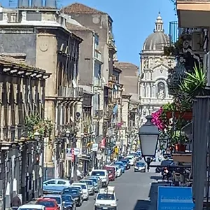 Casa Vacanze Al Regi Appartamento Aeroporto di Catania Fontana Rossa