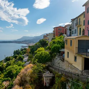 Grimaldi Sea View Appartamento